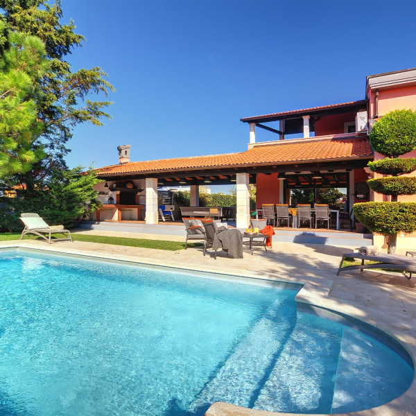 Villa Ines, Villa Aquarius and Villa Ines, Pula - Istria, with heated pools Pula