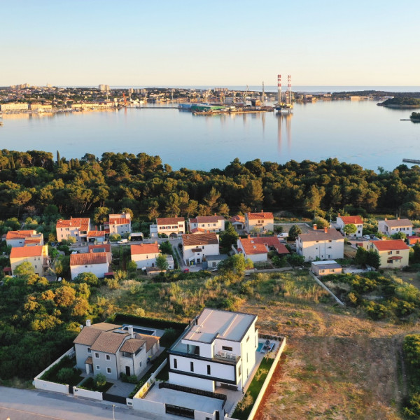 Villa Aquarius, Villa Aquarius and Villa Ines, Pula - Istria, with heated pools Pula
