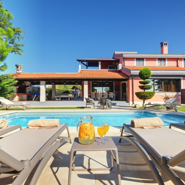 Villa Ines, Villa Aquarius and Villa Ines, Pula - Istria, with heated pools Pula