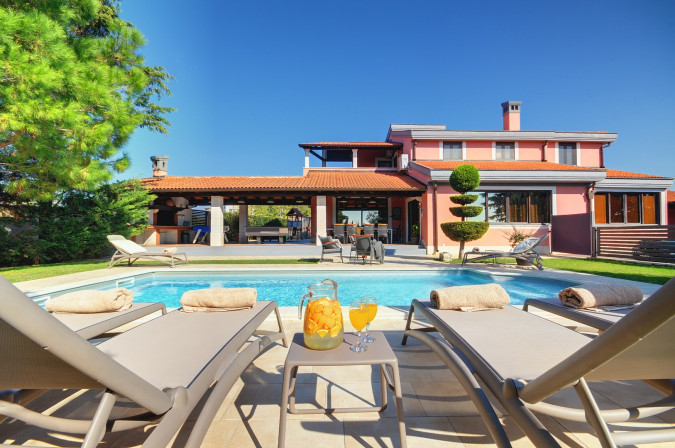 Villa Ines - exterior, Villa Aquarius and Villa Ines, Pula - Istria, with heated pools Pula