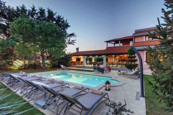 Villa Ines - exterior, Villa Aquarius and Villa Ines, Pula - Istria, with heated pools Pula