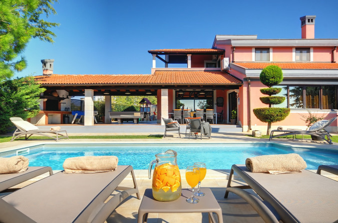 Villa Ines - exterior, Villa Aquarius and Villa Ines, Pula - Istria, with heated pools Pula
